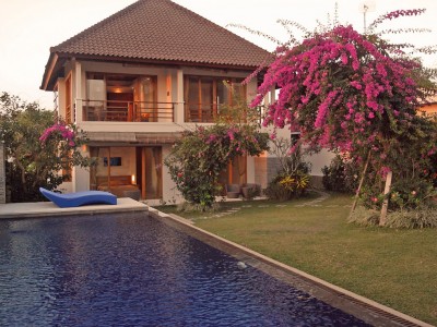 Villa Blue Rose